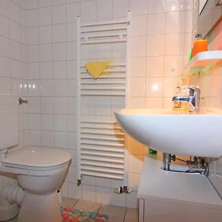 Appartementhaus Kranichblick, Breege, Cleaning Included Apartment Breege